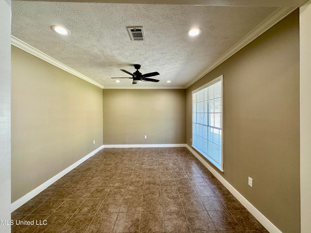 337 Woodcliff Drive, Jackson, MS 39212