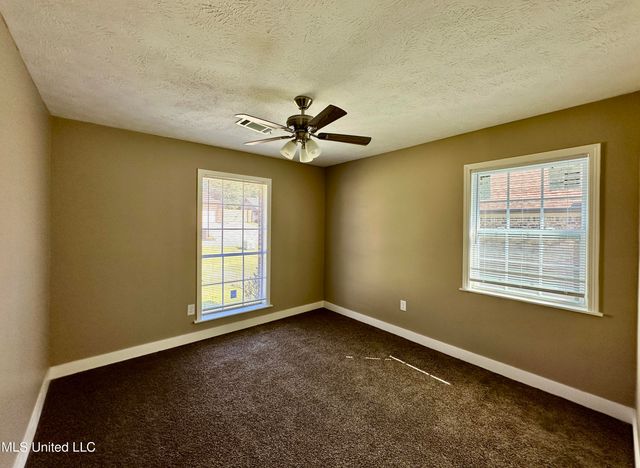 337 Woodcliff Drive, Jackson, MS 39212