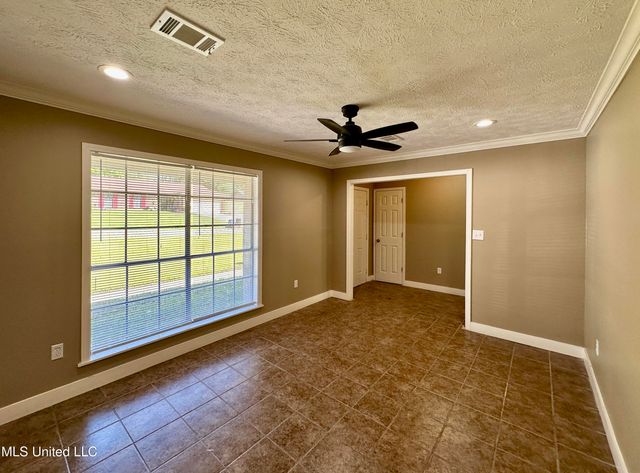 337 Woodcliff Drive, Jackson, MS 39212