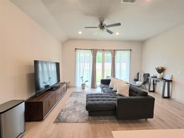 2041 Rosin Jaw WALK, Leander, TX 78641