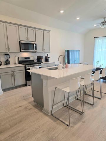 2041 Rosin Jaw WALK, Leander, TX 78641