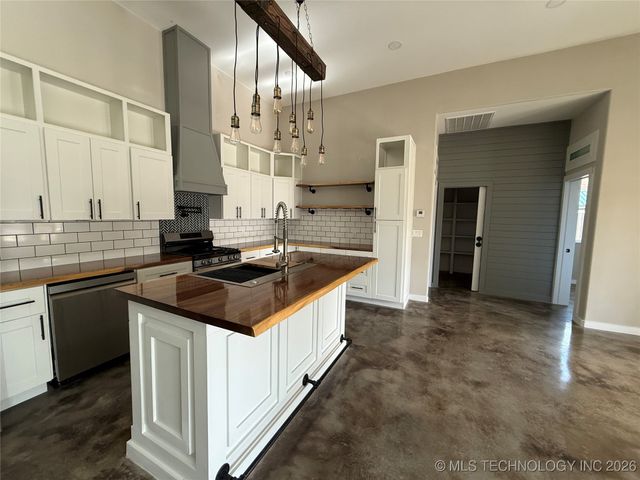 816 W Brewer, Mcalester, OK 74501