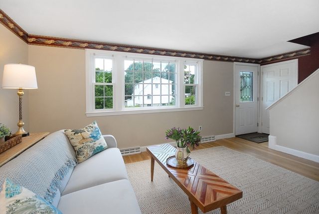 12 Edgewood Rd, Billerica, MA 01821