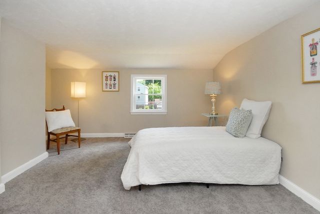 12 Edgewood Rd, Billerica, MA 01821
