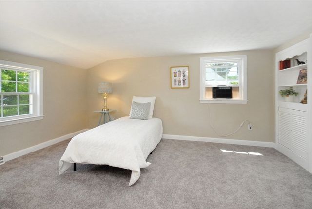 12 Edgewood Rd, Billerica, MA 01821