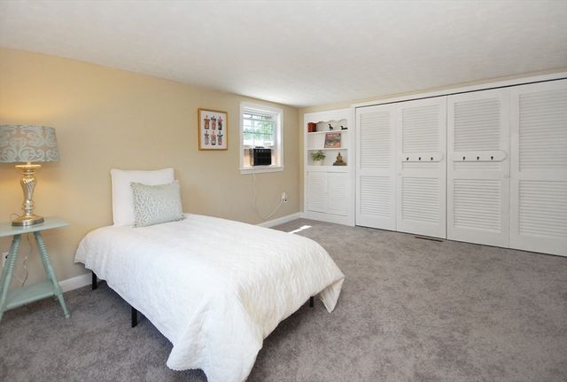 12 Edgewood Rd, Billerica, MA 01821