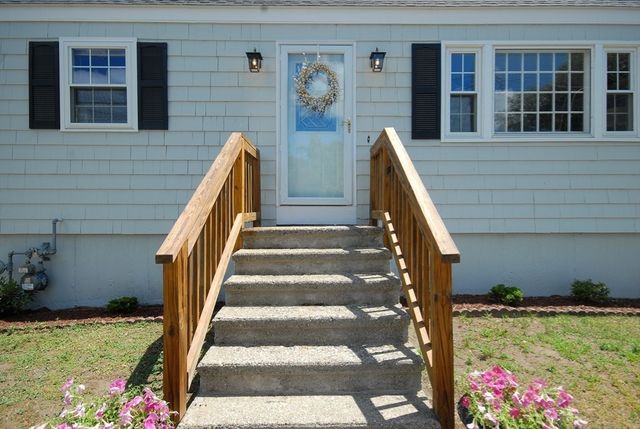 12 Edgewood Rd, Billerica, MA 01821