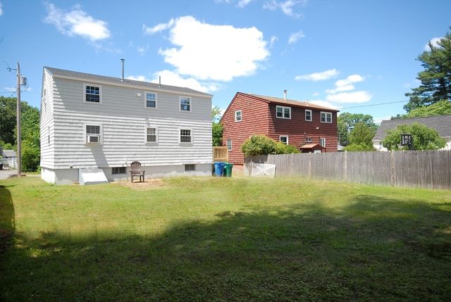 12 Edgewood Rd, Billerica, MA 01821