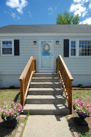 12 Edgewood Rd, Billerica, MA 01821