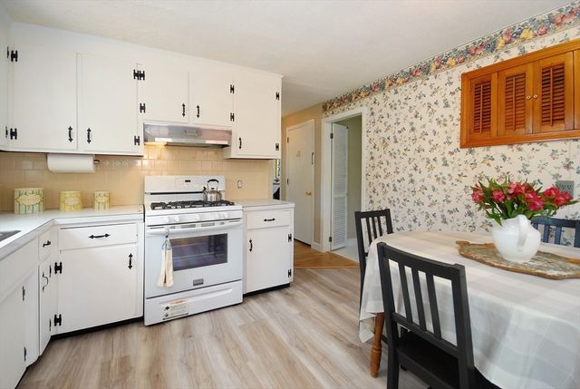 12 Edgewood Rd, Billerica, MA 01821