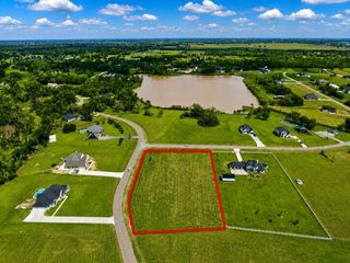 443 Lakeview Drive, Angleton, TX 77515