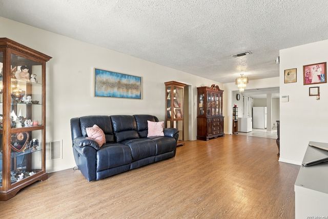 6734 FELLOWOOD ST, San Antonio, TX 78238