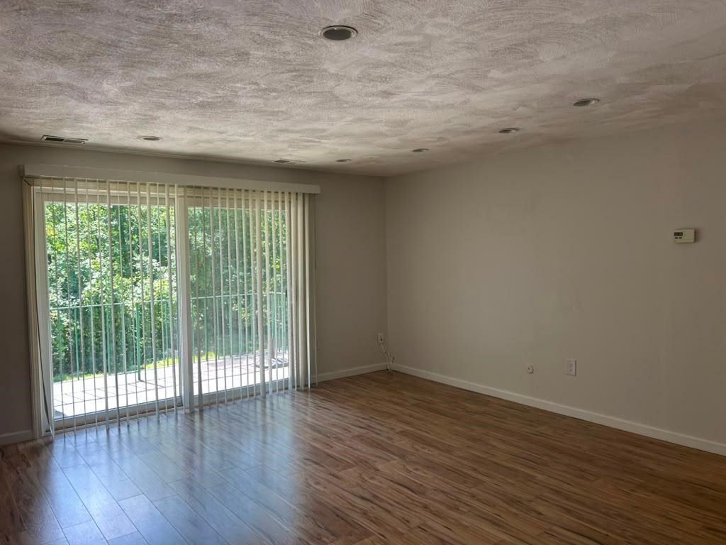 109 Oak Ln 6, Brockton, MA 02301