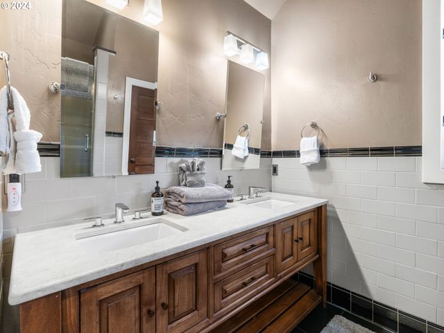 1506 Nw AWBREY Rd, Bend, OR 97703