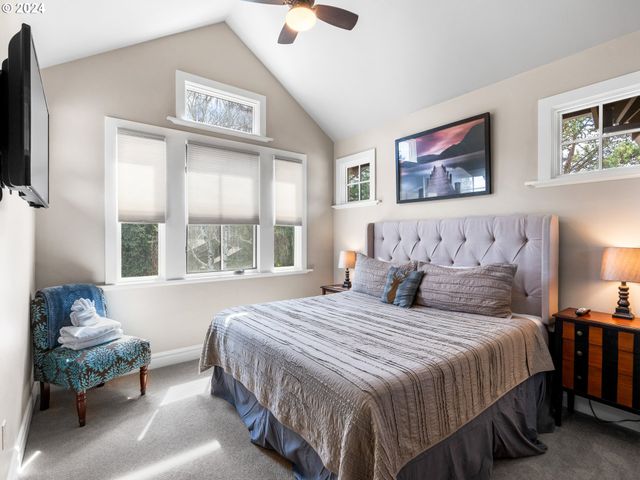 1506 Nw AWBREY Rd, Bend, OR 97703