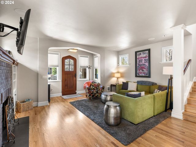 1506 Nw AWBREY Rd, Bend, OR 97703