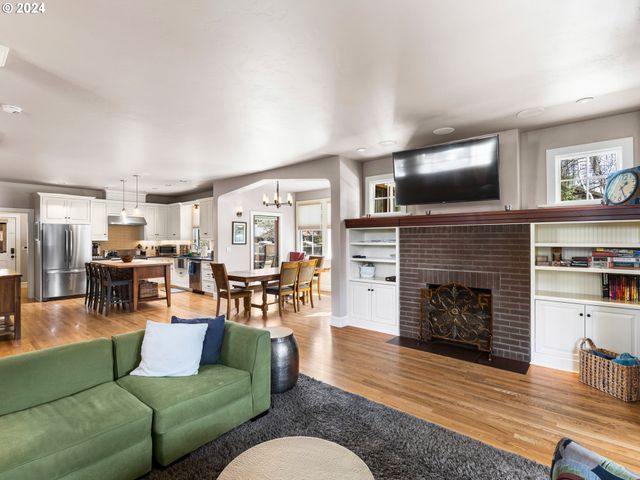 1506 Nw AWBREY Rd, Bend, OR 97703