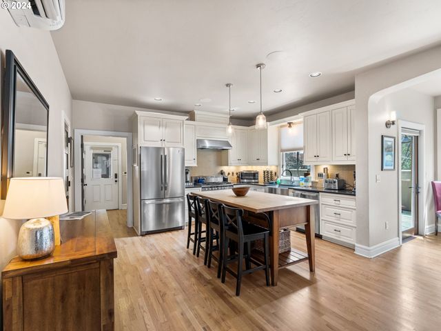1506 Nw AWBREY Rd, Bend, OR 97703