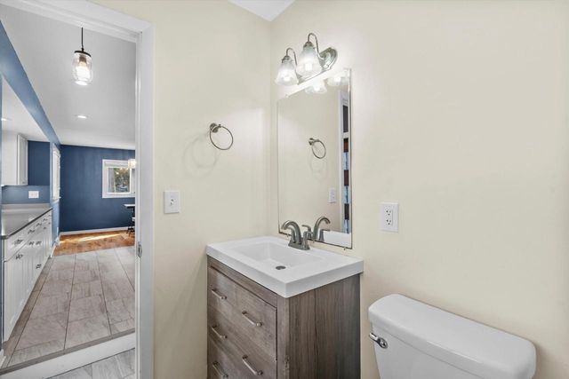714 Montclaire AVENUE, Glendale, WI 53217