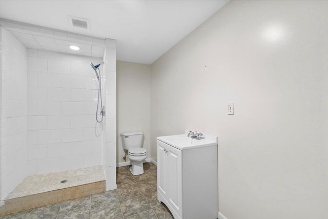 714 Montclaire AVENUE, Glendale, WI 53217