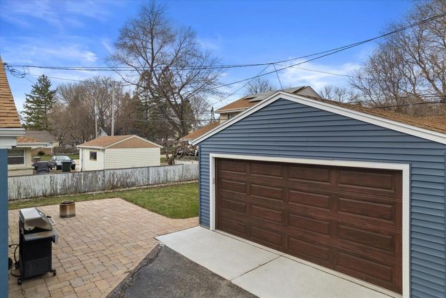 714 Montclaire AVENUE, Glendale, WI 53217