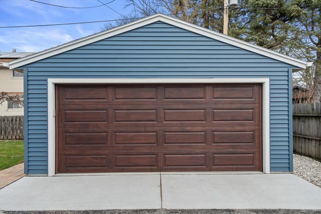 714 Montclaire AVENUE, Glendale, WI 53217