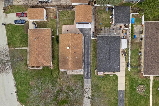 714 Montclaire AVENUE, Glendale, WI 53217