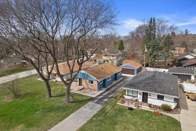714 Montclaire AVENUE, Glendale, WI 53217