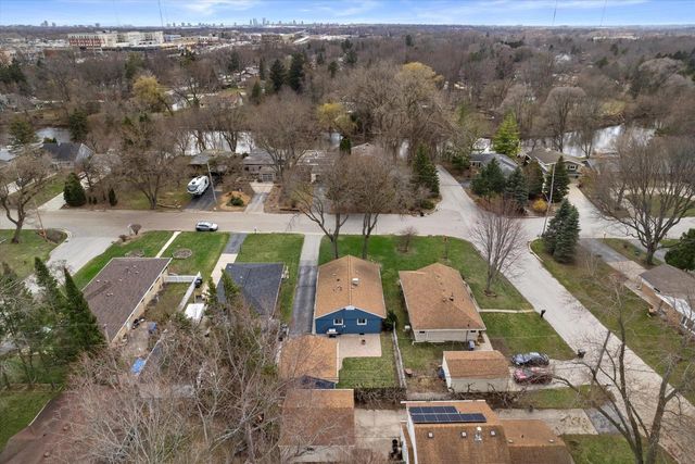 714 Montclaire AVENUE, Glendale, WI 53217