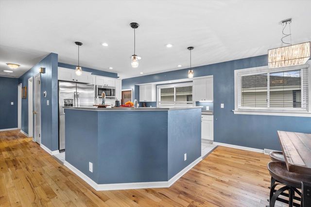 714 Montclaire AVENUE, Glendale, WI 53217