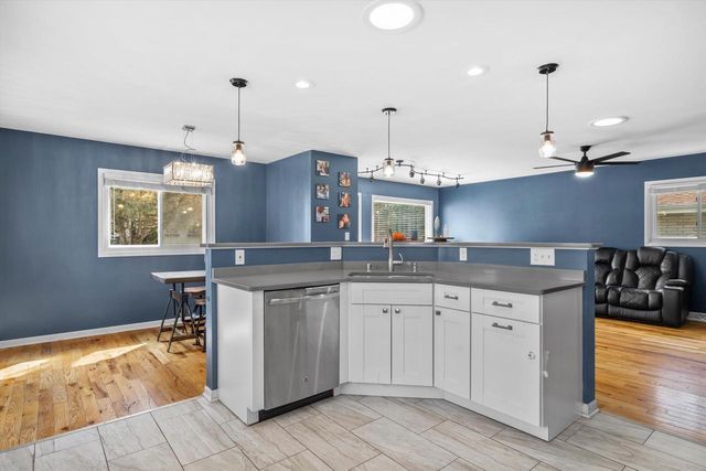 714 Montclaire AVENUE, Glendale, WI 53217
