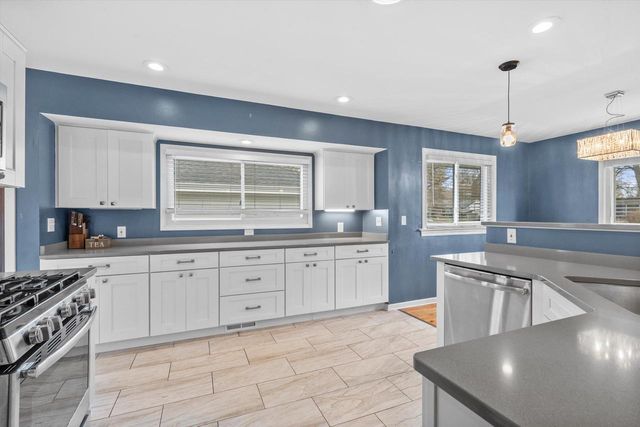 714 Montclaire AVENUE, Glendale, WI 53217