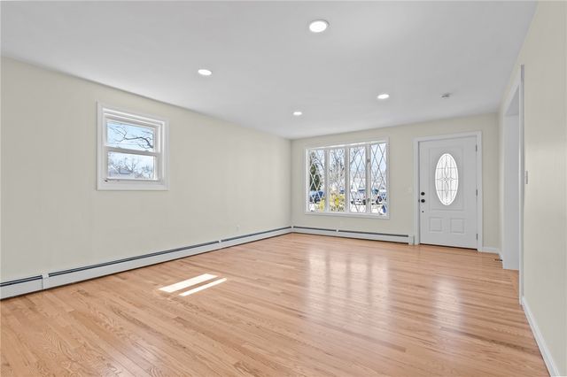 176 Horse Neck Road, Warwick, RI 02889