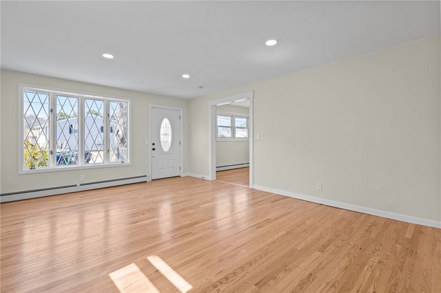 176 Horse Neck Road, Warwick, RI 02889