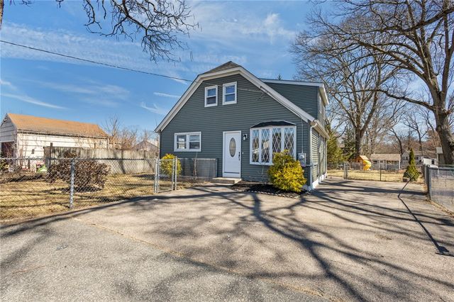 176 Horse Neck Road, Warwick, RI 02889