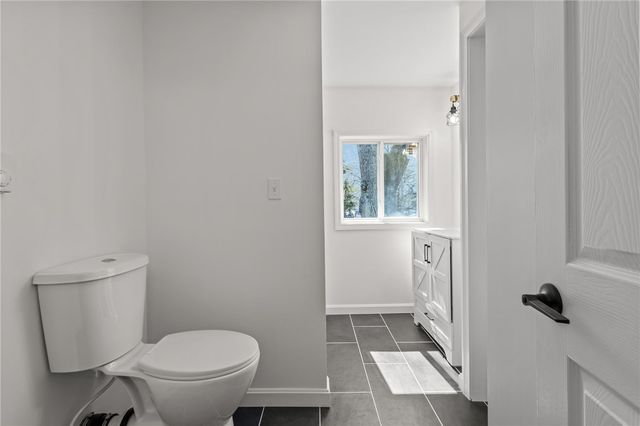 176 Horse Neck Road, Warwick, RI 02889