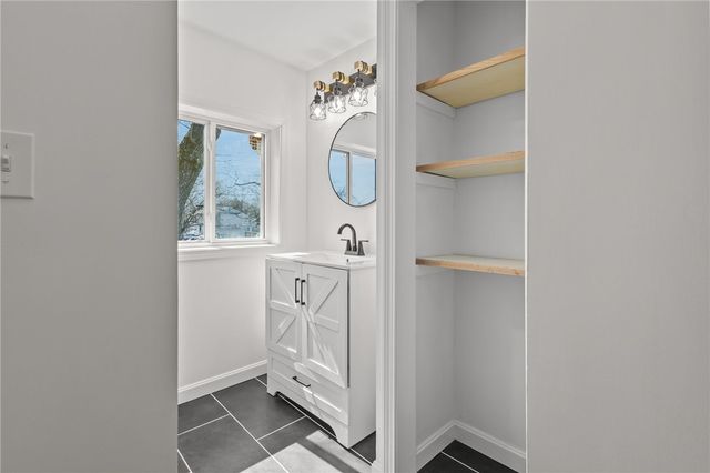 176 Horse Neck Road, Warwick, RI 02889