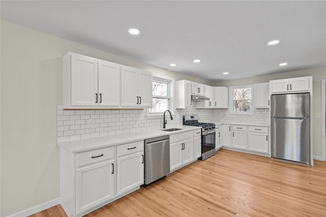 176 Horse Neck Road, Warwick, RI 02889