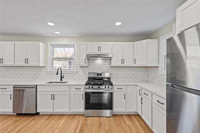 176 Horse Neck Road, Warwick, RI 02889