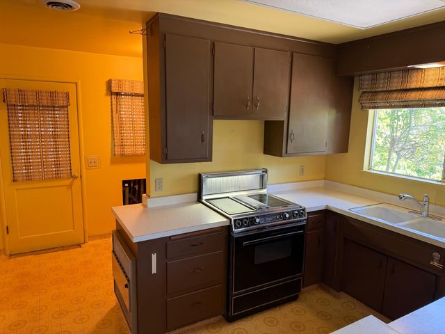 231 Boarman St, Jackson, CA 95642