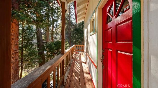 25172 Moon Drive, Crestline, CA 92325