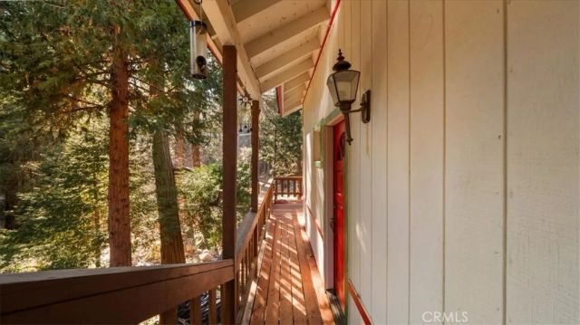 25172 Moon Drive, Crestline, CA 92325