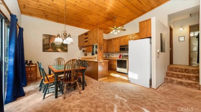25172 Moon Drive, Crestline, CA 92325