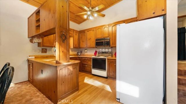 25172 Moon Drive, Crestline, CA 92325