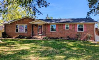 211 Alfred Dr, Clarksville, TN 37043