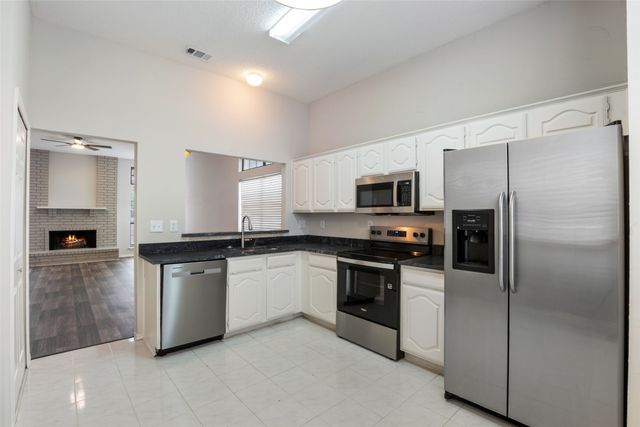 983 Downey Drive, Lewisville, TX 75067