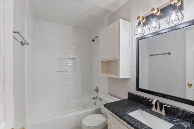 983 Downey Drive, Lewisville, TX 75067