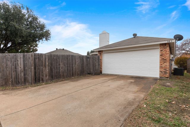 983 Downey Drive, Lewisville, TX 75067