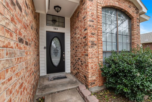 983 Downey Drive, Lewisville, TX 75067