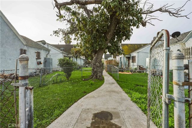 406 E Rosecrans, Compton, CA 90221